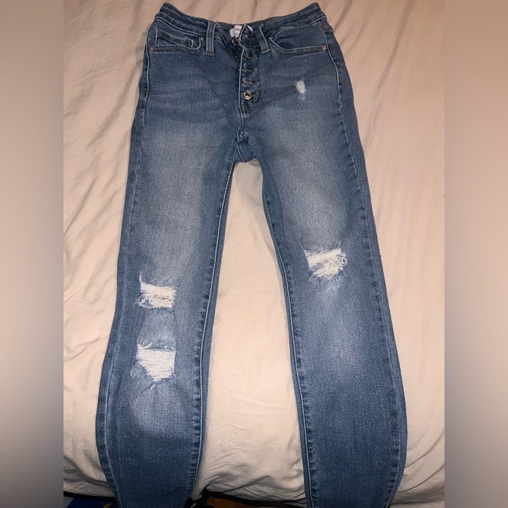 Like NEW Women’s Forever 21 Dark Blue Distressed Straight Leg Jeans